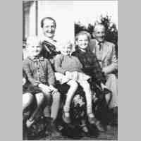 092-0062 Familie Hermann u.Irma Samaritter mit ihren Kindern.jpg